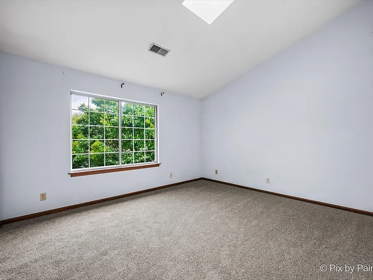 1462 Division Ct — Photo 16