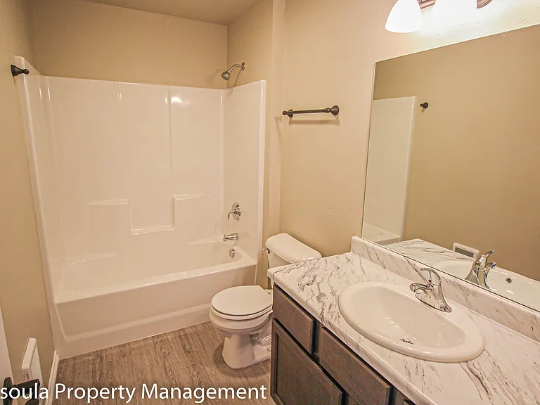 Porter Apts — Photo 21