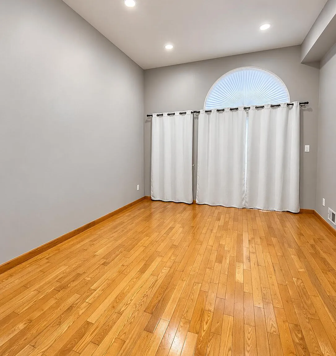 2 bed, 1.5 bath, 1690 sqft, $3,200 — Photo 2