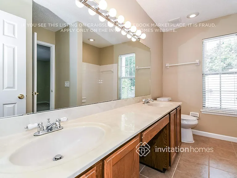 9044 Camshire Dr — Photo 17