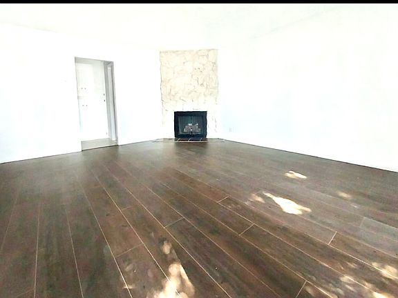 4th image of 2635 28th St APT 1