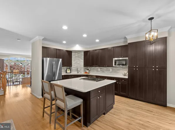 5255 Morning Mist Ln, Alexandria, VA 22312