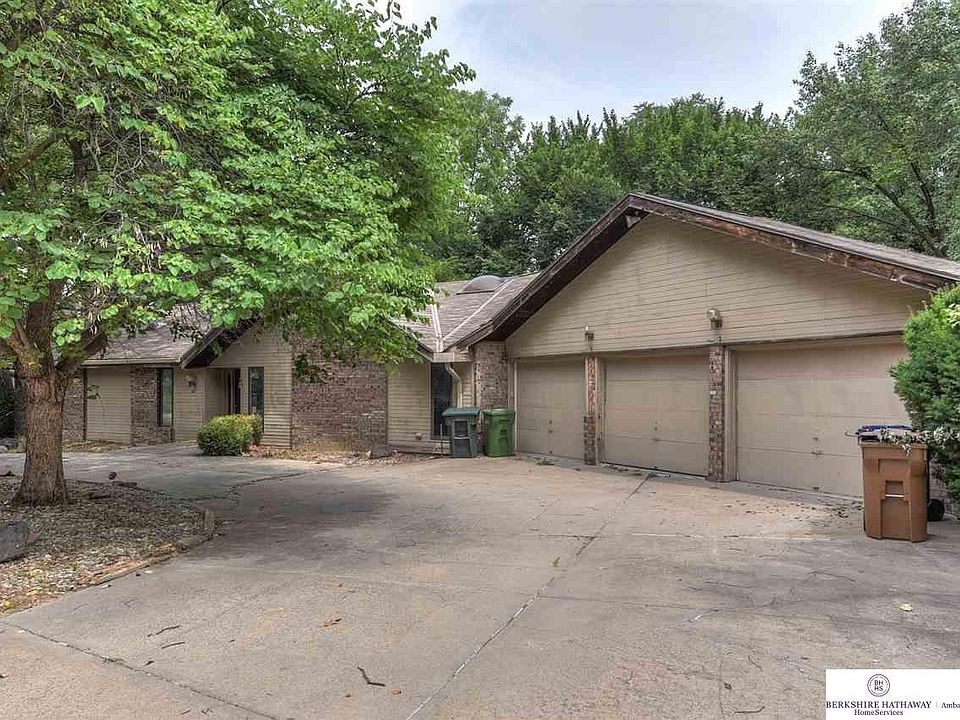 1st image of 411 Martin Dr