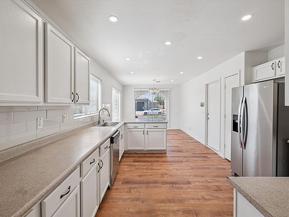 5th image of 2233 W Alta Vista Rd