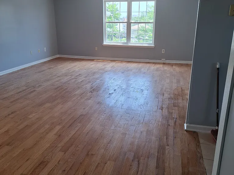 313 S 6th St #2 — Photo 5