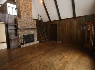 5584 N Crooked Rd, Kansas City, MO 64152