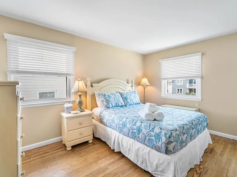 7106 Ventnor Gardens Plz — Photo 11