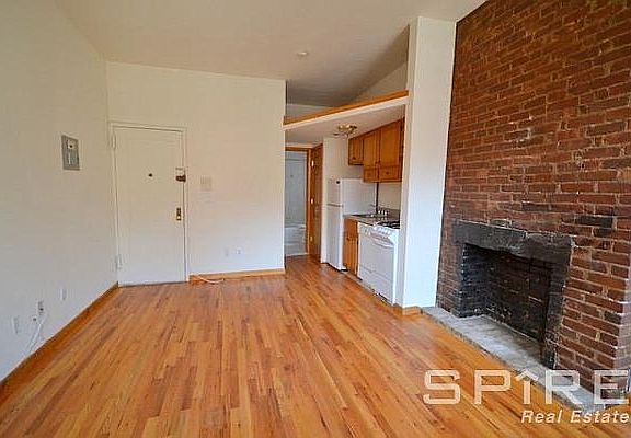 4th image of 457 W 50th St APT 2RW