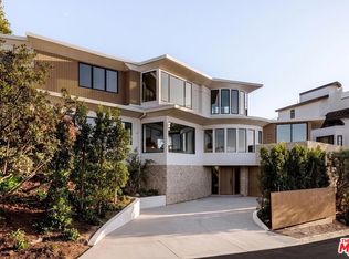 3858 Buena Park Dr, Studio City, CA 91604