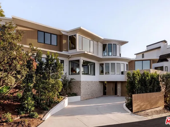 3858 Buena Park Dr, Studio City, CA 91604