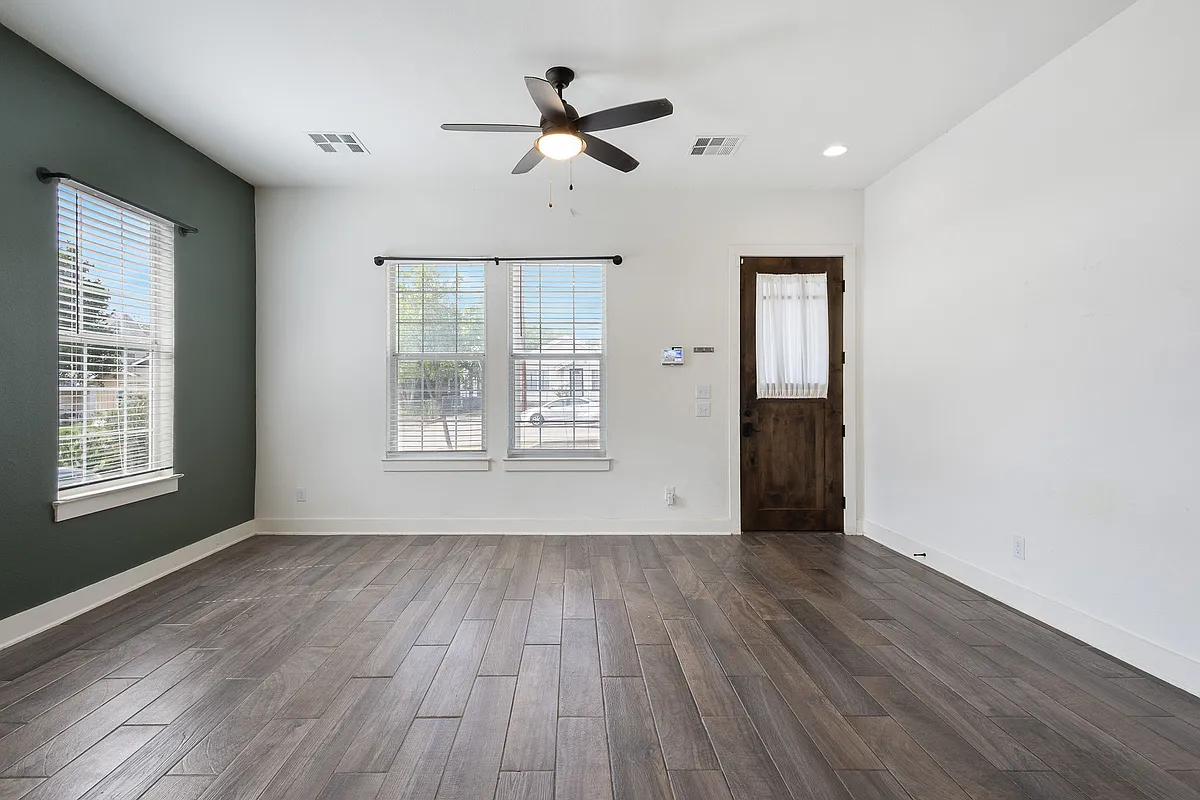 Building Photo - 534 Rigsby Ave