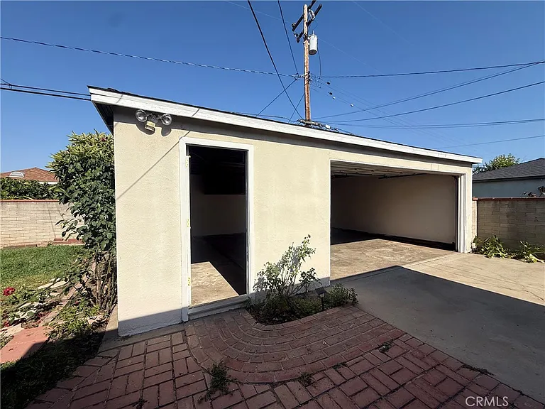 1036 S Hidalgo Ave — Photo 40