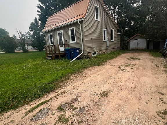 2nd image of 209 Pine St