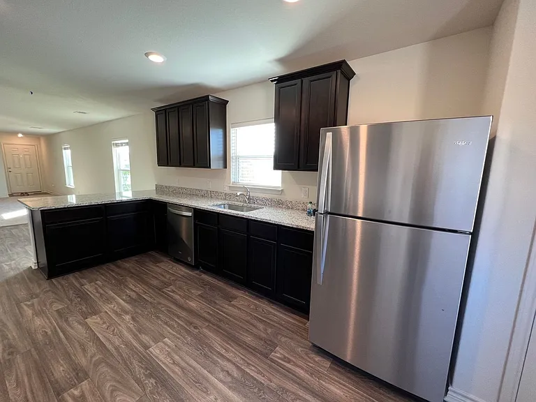 364 Crescent Park Dr — Photo 12
