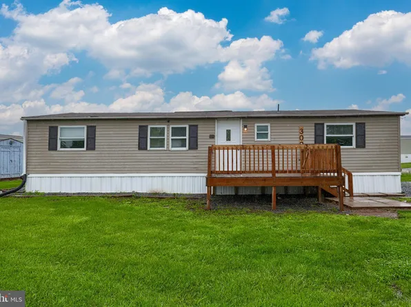 300 Chesapeake Est, Thomasville, PA 17364