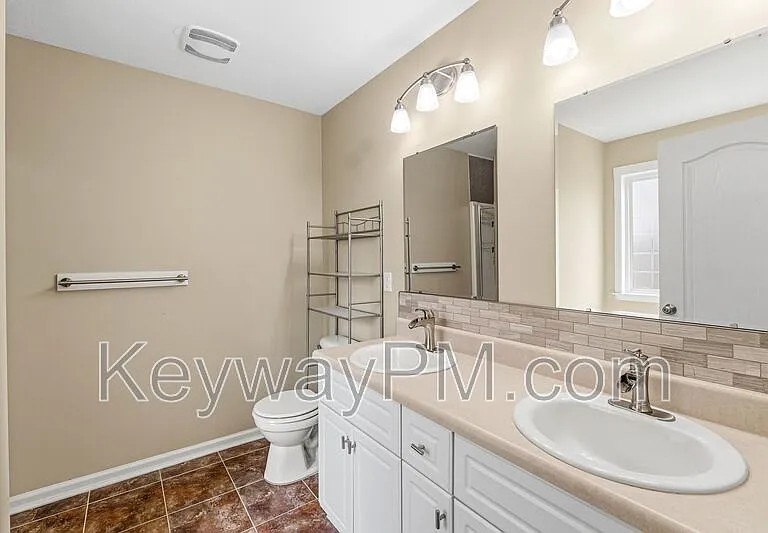 3124 Saint Charles Ave — Photo 14