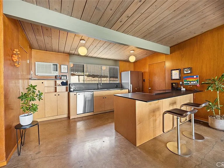 1131 N Encanto St — Photo 9