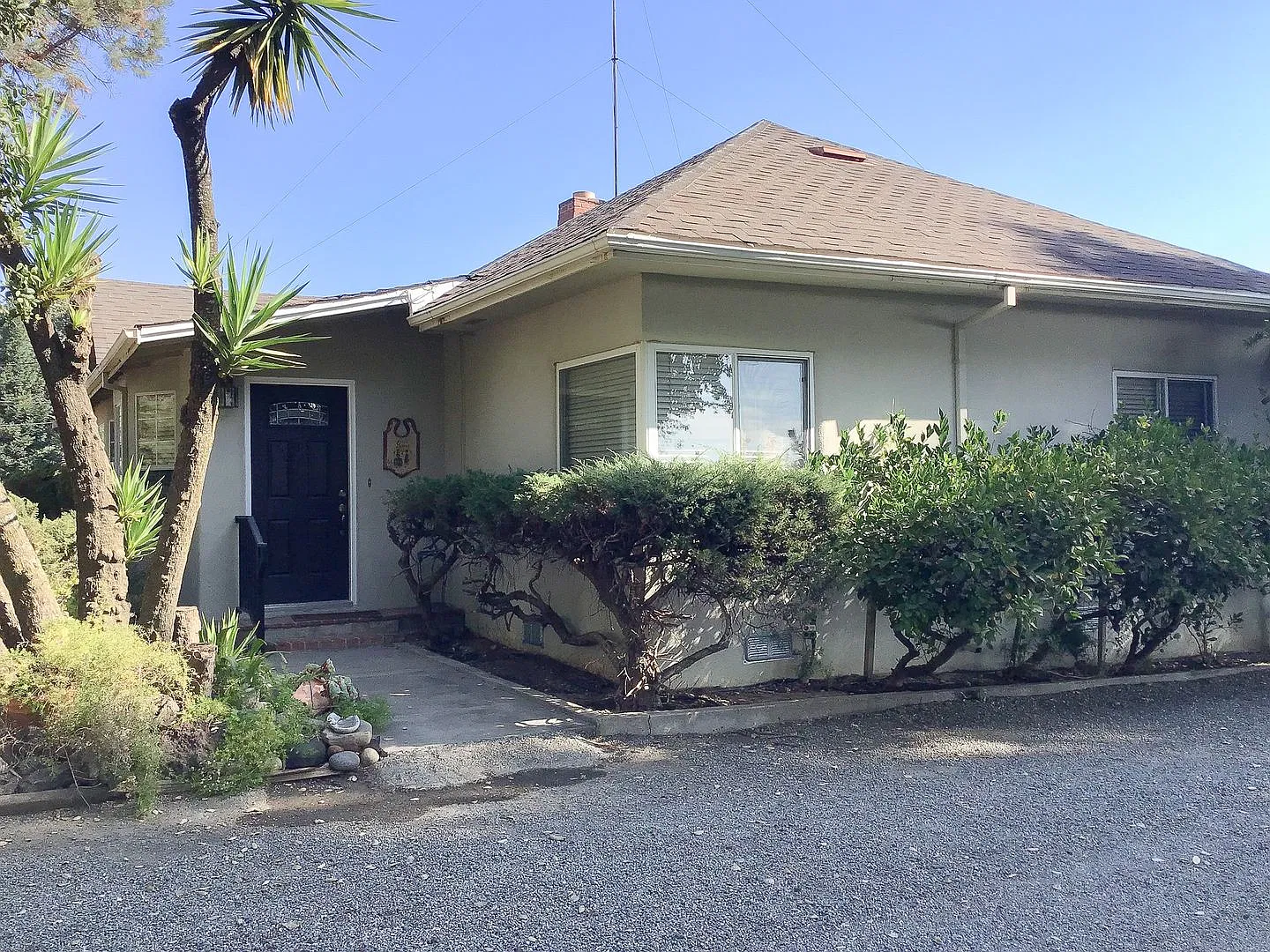 3 Bedroom Home in Gilroy — Photo 1