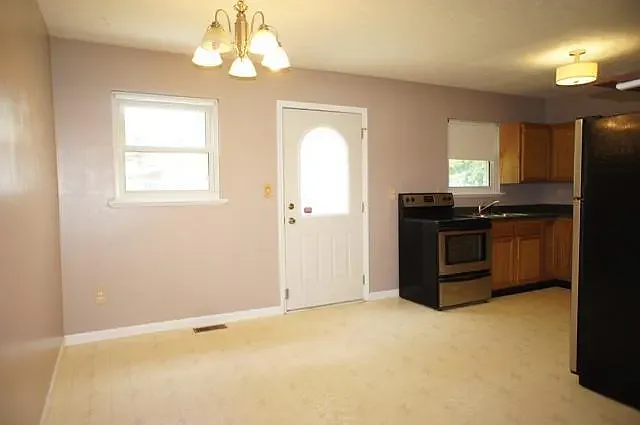 712 Fresno Rd — Photo 6