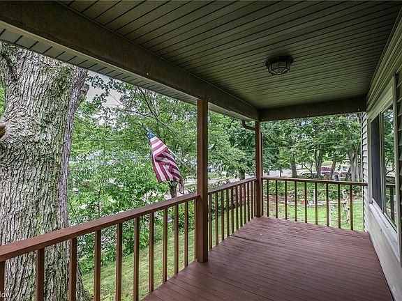 3rd image of 389 Stetler Ave