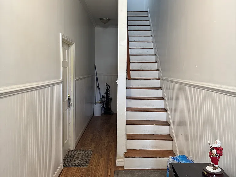 611 N 32nd St #3 — Photo 12