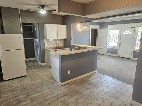 3210 E 13th St #1W, Kansas City, MO 64127