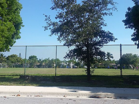 5th image of 1523 19th Ave N