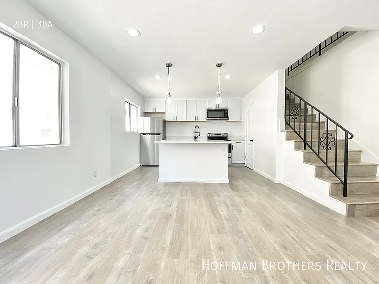 1206 S Holt Ave #5 — Photo 2