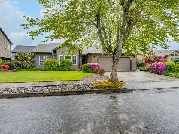 304 Julie Ann Dr, Oregon City, OR 97045