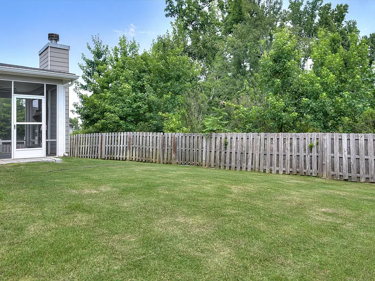 4050 Stowe Dr — Photo 43