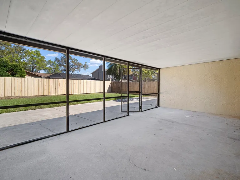 1218 Lornewood Dr — Photo 17