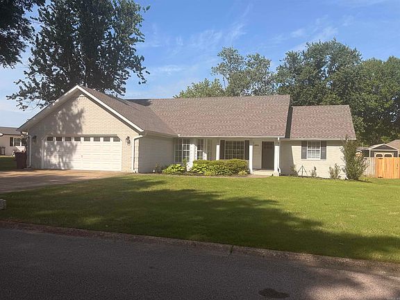 4th image of 404 Meriwether Dr