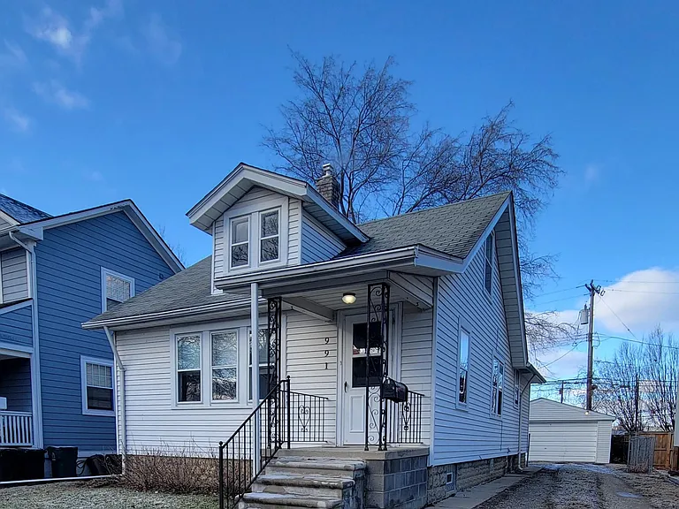 991 Humphrey Ave — Photo 1