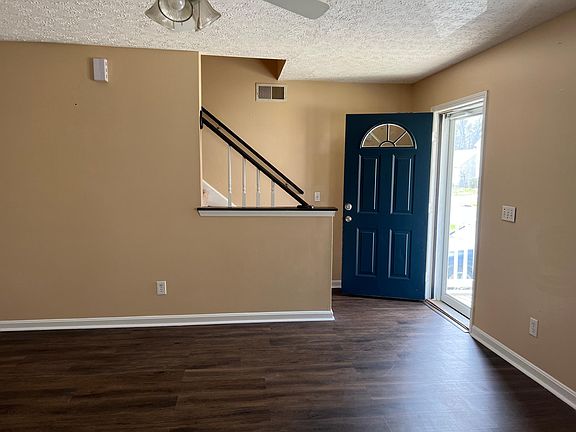 4th image of 4815 Greenvale Cir