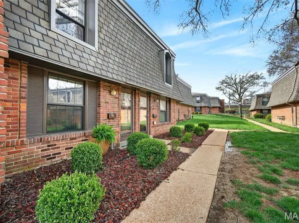4262 Eiffel Dr, Saint Louis, MO 63125