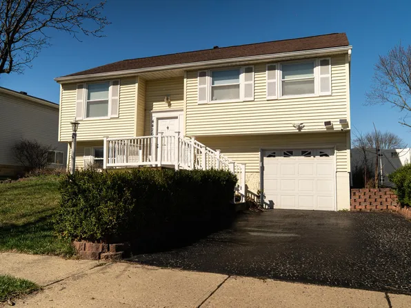 4426 Hickory Wood Dr, Columbus, OH 43228