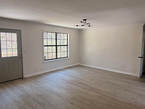 5th image of 120 Maple St