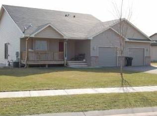 900 Bellaire Blvd, Isanti, MN 55040