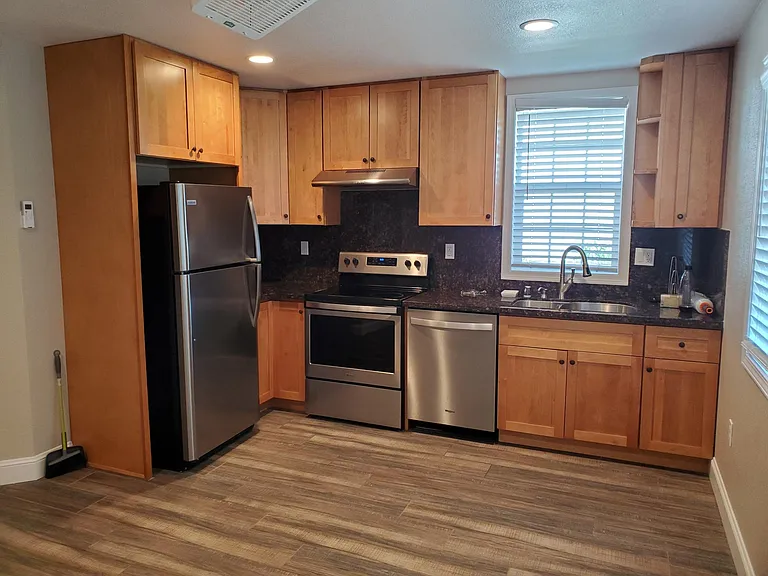 406 Fensalir Ave — Photo 1