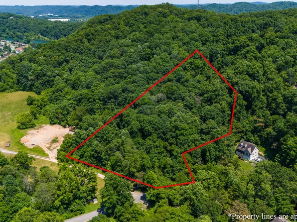 415 Melton Hill Dr, Clinton, TN 37716
