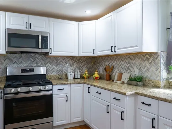 36 Jackson Ave, Fitchburg, MA 01420