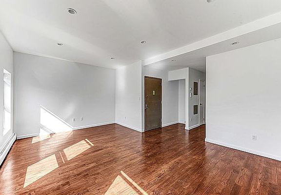 4th image of 361 Gates Ave APT 2