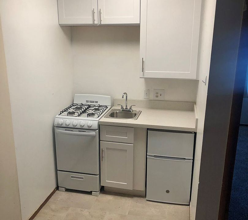 1st image of 1160 Elmer St #9