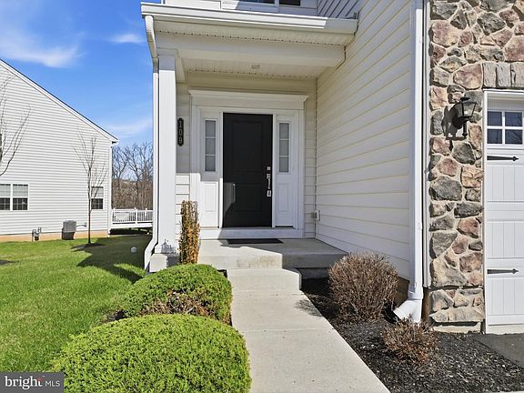 4th image of 109 Briarwood Ln