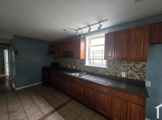 698 S 20th St APT 2, Newark, NJ 07103