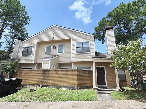 7900 Bissonnet St #D1 Photo 1 7900 Bissonnet St #D1 Photo 1