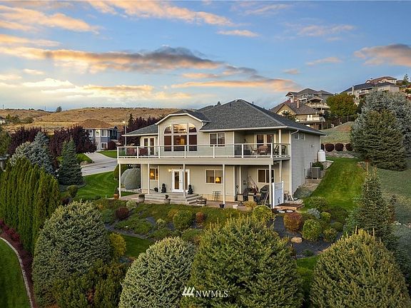 4th image of 800 Briarwood Dr