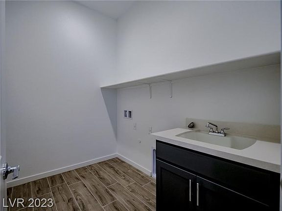 5th image of 105 Brixton Ave
