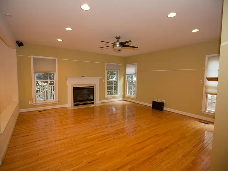 2339 Sandburg St — Photo 7