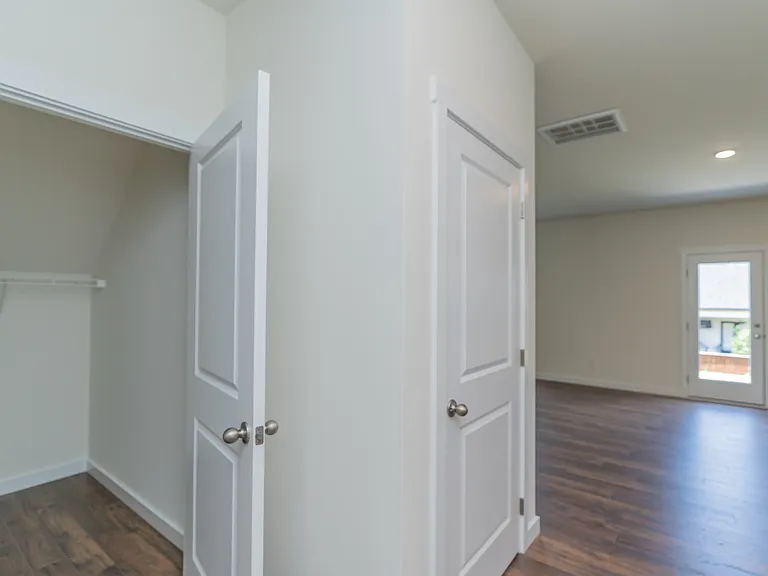 7321 Bendire Loop — Photo 9